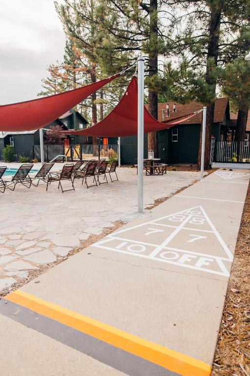 Noon Lodge - image 7