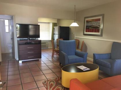 Silver Seas Beach Resort - image 20