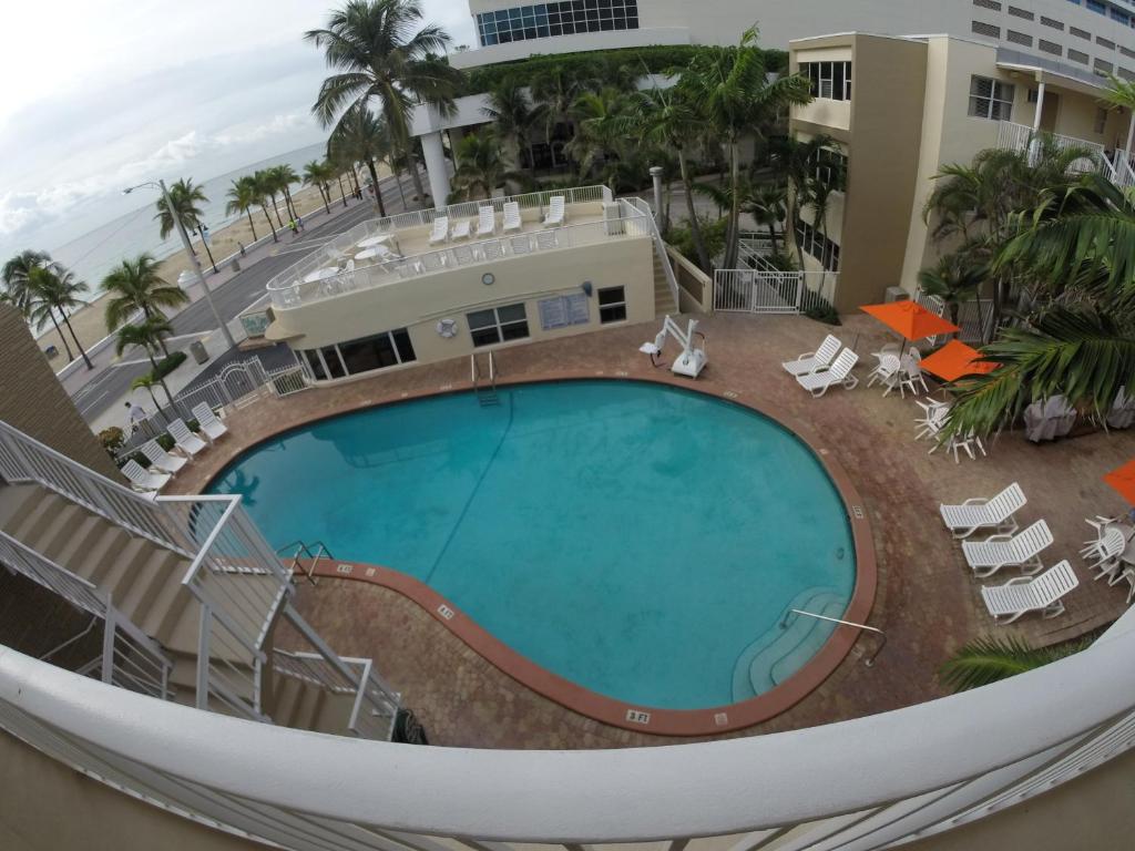 Silver Seas Beach Resort - image 7