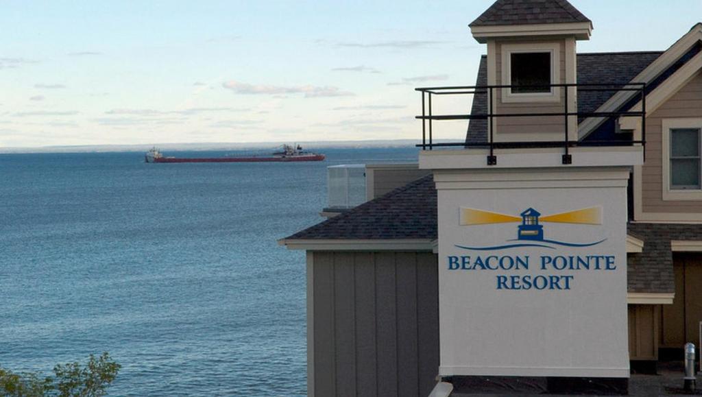 Beacon Pointe on Lake Superior - image 5