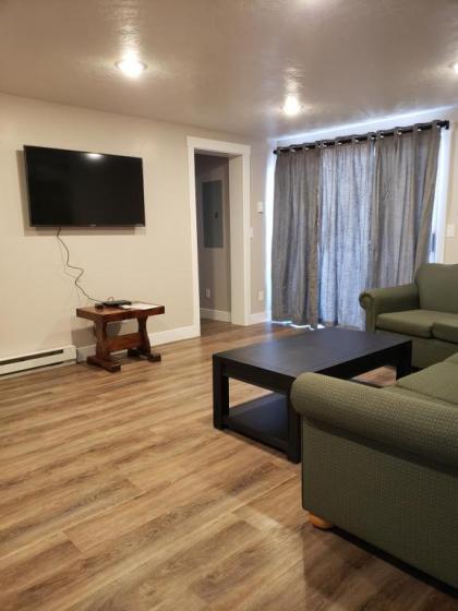 Flaming Gorge Resort - image 2