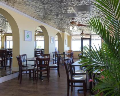 Sand Dunes Resort & Suites - image 19