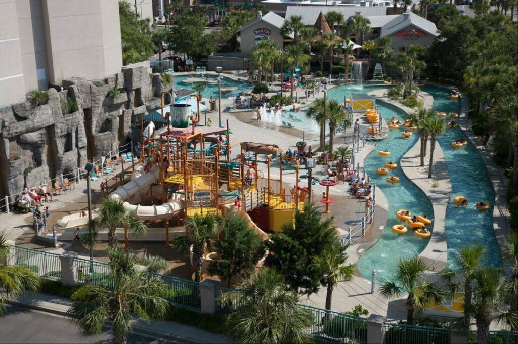 Sand Dunes Resort & Suites - image 4