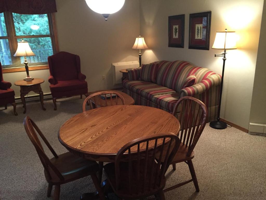 High Point Inn - image 5