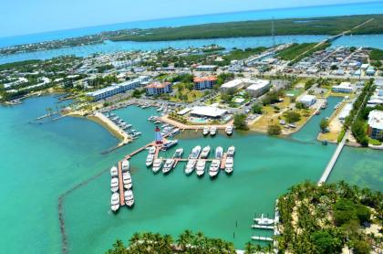 Faro Blanco Resort & Yacht Club - image 1
