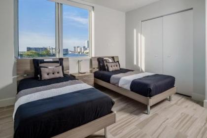 BW Miami Vacation Rentals at Beachwalk Resort - image 7