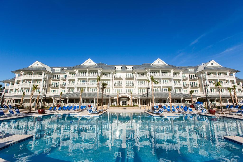 The Beach Club at Charleston Harbor Resort and Marina - main image
