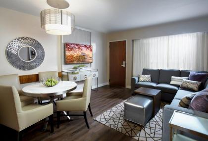The District by Hilton Club - image 8