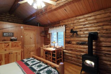 Silverwolf Log Chalets - image 10