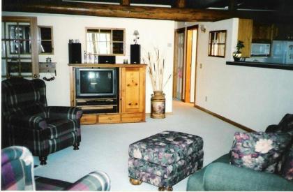 Silverwolf Log Chalets - image 2