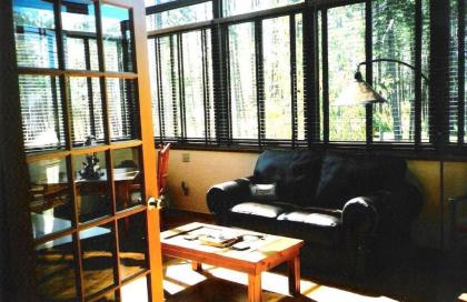 Silverwolf Log Chalets - image 5