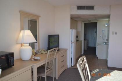 Royal Hawaiian Beachfront Resort - image 6