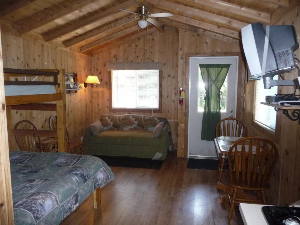 San Benito Camping Resort Studio Cabin 1 - image 3