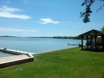 Grand Lake Resort - image 1