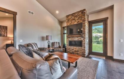 Blackstone by Canyons Village Rentals - image 12