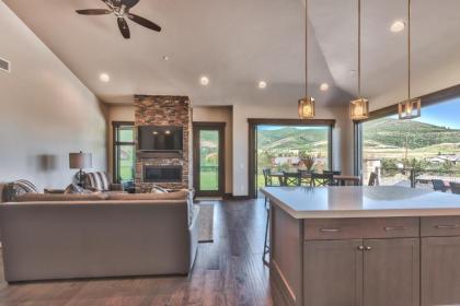 Blackstone by Canyons Village Rentals - image 13