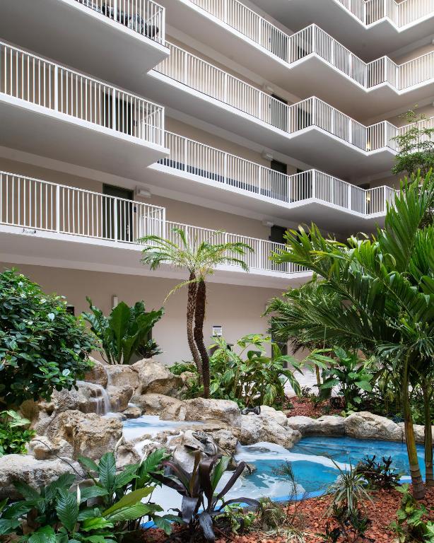 Avanti Palms Resort And Conference Center - image 2
