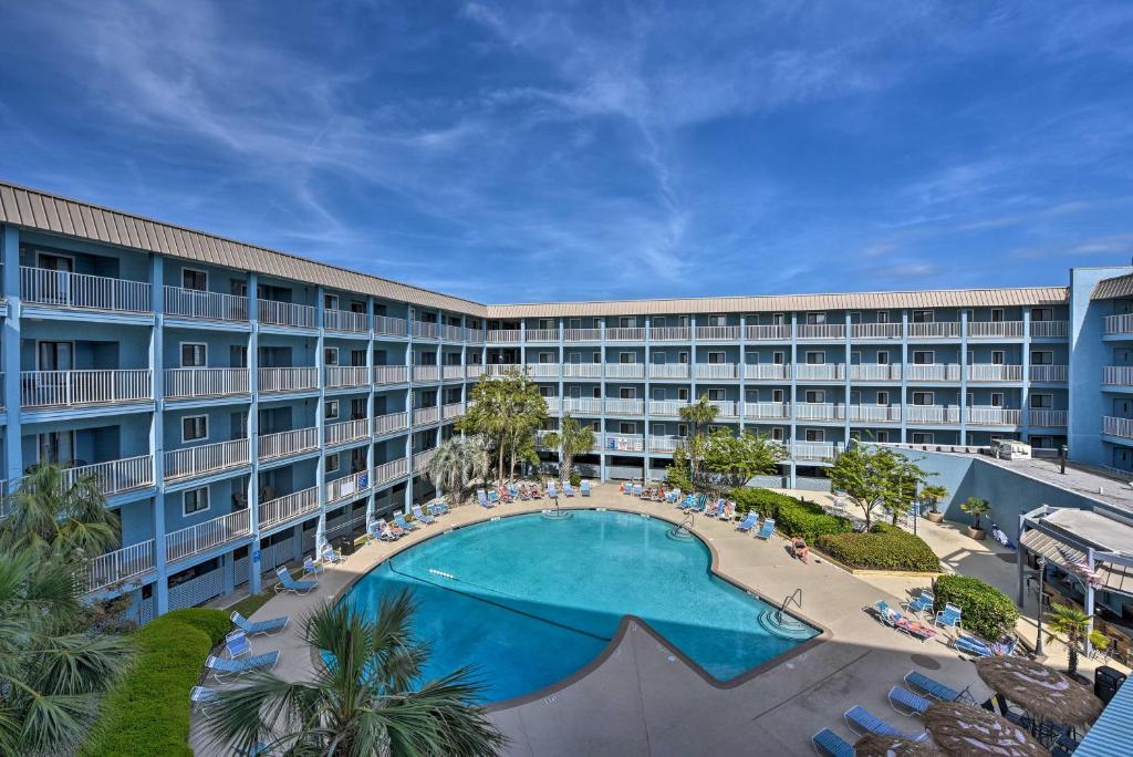Hilton Head Resort Condo - Walk to Beach! - main image