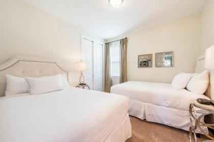 Splendid Home with Water Park Access Near Disney - image 13