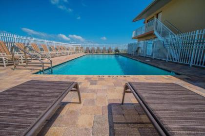 Ocean Beach Club - image 4