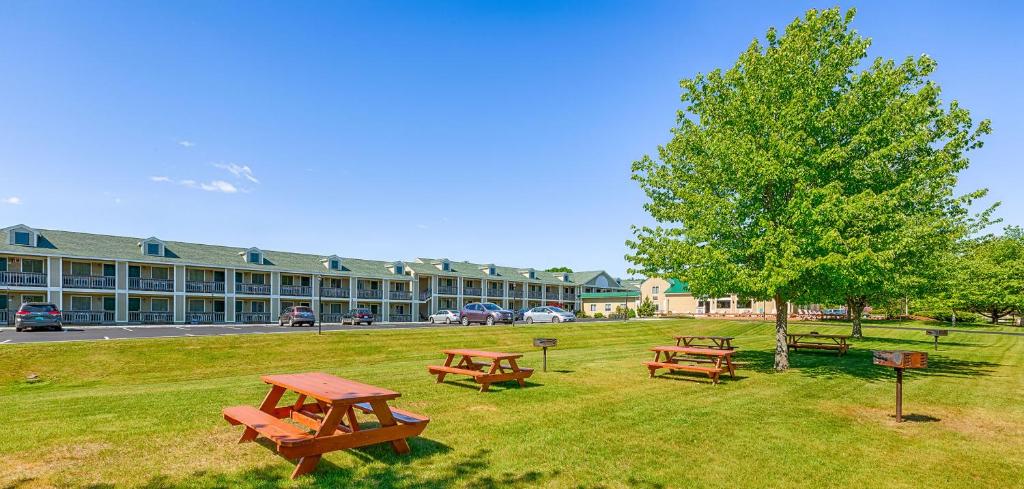 Sea Mist Resort Motel - image 4
