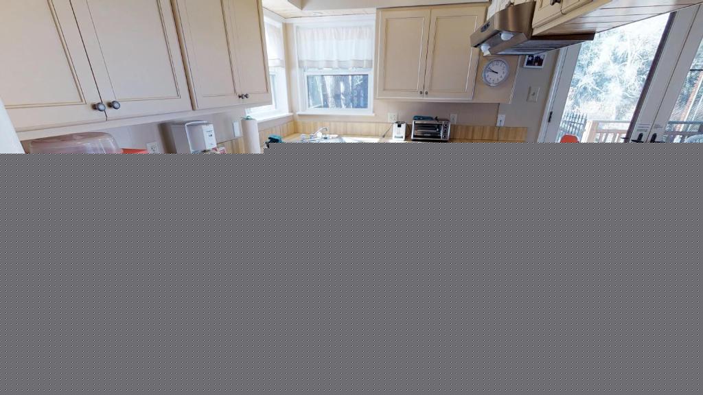 Free's Last Resort House - image 5