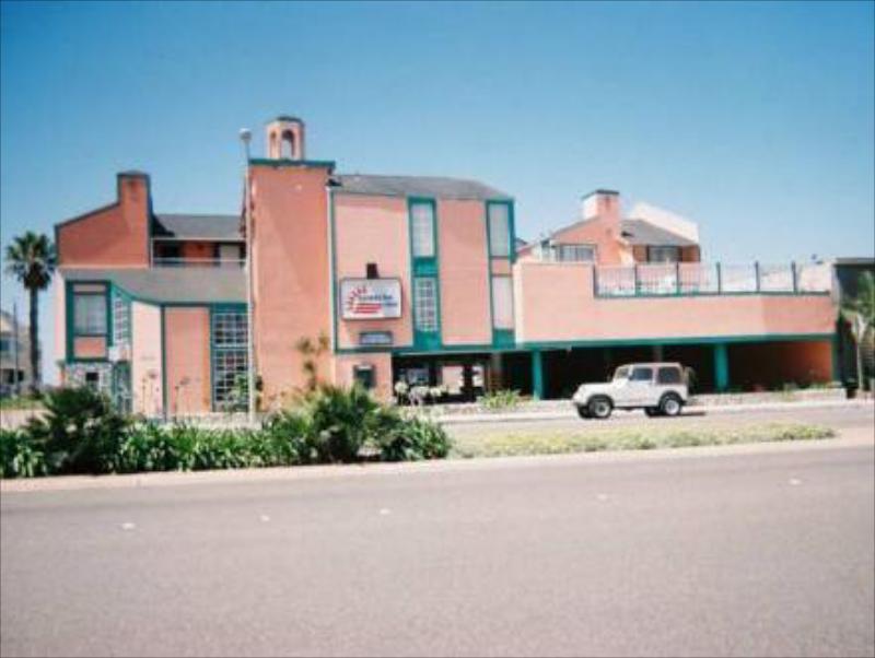 Ocean Surf Inn & Suites - main image