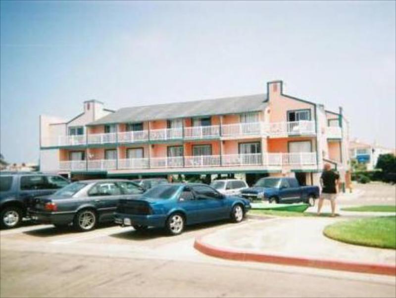 Ocean Surf Inn & Suites - image 3