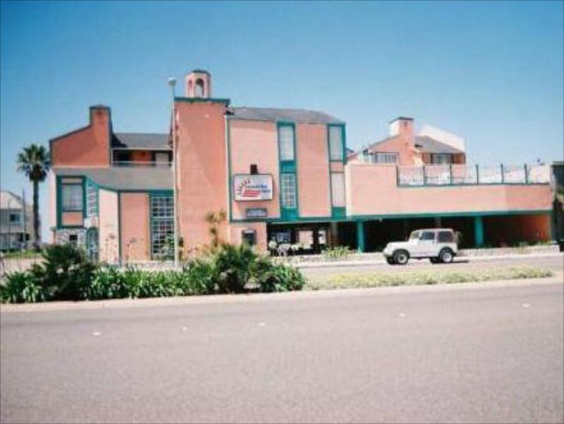 Ocean Surf Inn & Suites - image 4