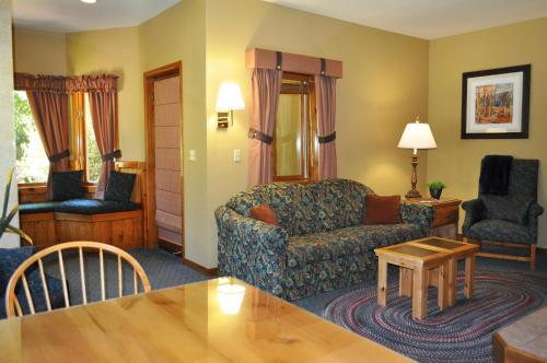Olympic Village Inn Squaw Valley - image 2