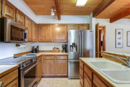 Sunriver Resort's Tennis Village 53 - image 4