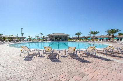 Fantastic Golf Resort with a Movie Theater and Huge Clubhouse and Restaurant - image 6