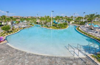 Fantastic Golf Resort with a Movie Theater and Huge Clubhouse and Restaurant - image 7