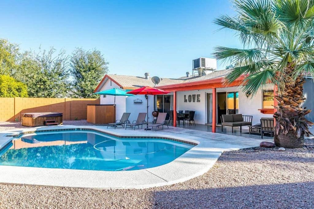 Larkspur Villa - Lovely & Entertaining Hot Tub with pool resort living! - main image