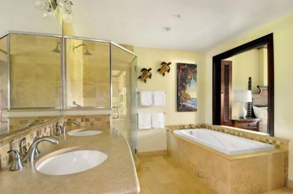Waipouli Beach Resort Exquisite Ocean Front Condo in Oceanfront H Building Sleeps 8 AC Pool - image 13