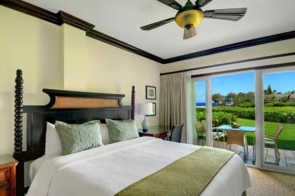 Waipouli Beach Resort Exquisite Ocean Front Condo in Oceanfront H Building Sleeps 8 AC Pool - image 2