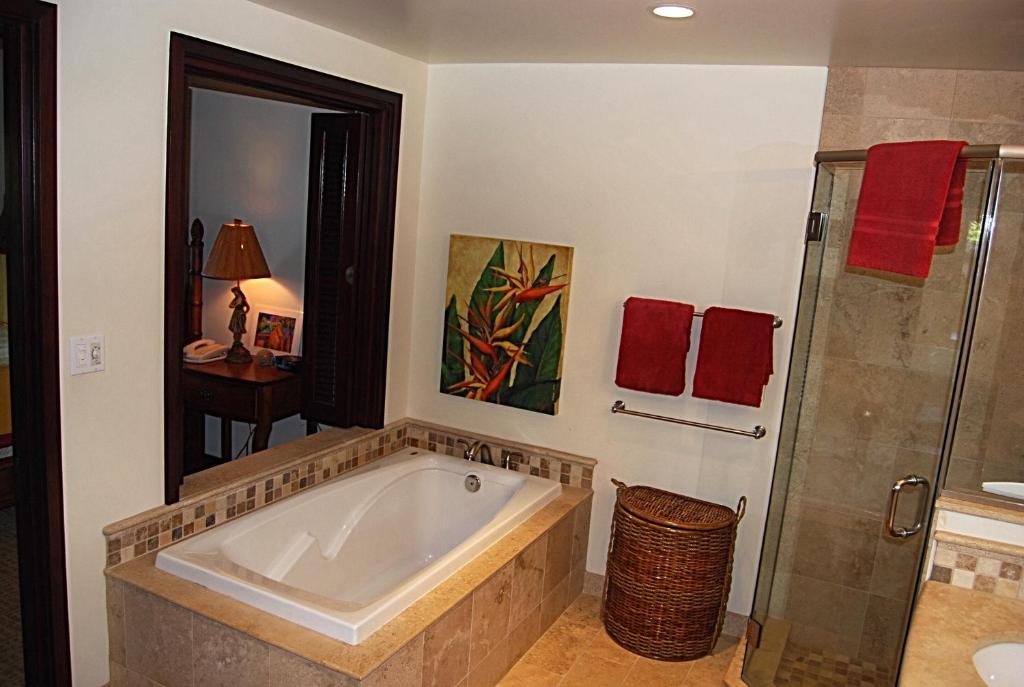 Waipouli Beach Resort Exceptional Condo Pool View Condo - image 6