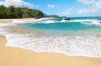 Waipouli Beach Resort Spectacular Luxury Oceanfront Condo Sleeps 8 AC Pool - image 2