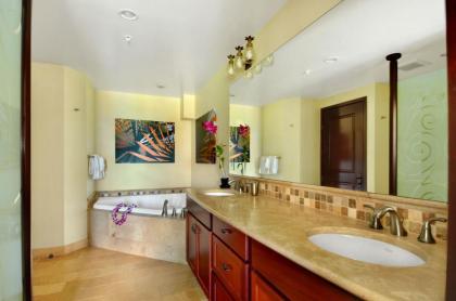 Waipouli Beach Resort Exquisite Luxury Oceanview - Best Location! Sleeps 8 - image 15