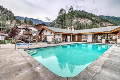 Icicle Village Resort 402: Juniper Studio - image 14