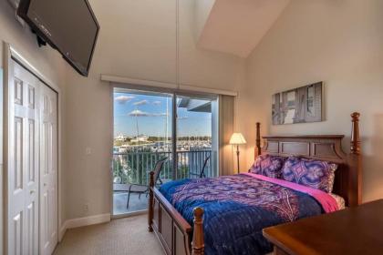 U429 Florida at its finest! Tampa Bay hidden gem resort-style community!