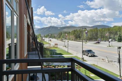 New Luxury Loft #6 Near Resort With Huge Hot Tub & Views - FREE Activities & Equipment Rentals Daily - image 15