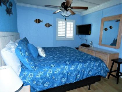 0303 Waters Edge Resort condo - image 13