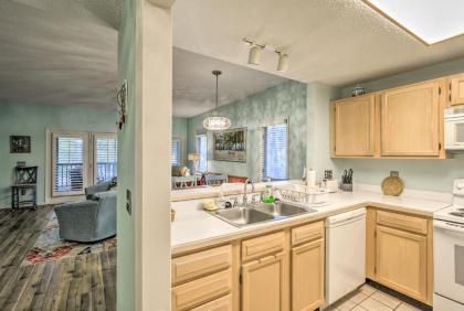 Resort Condo with Porch -1 mi from North Myrtle Beach - image 12