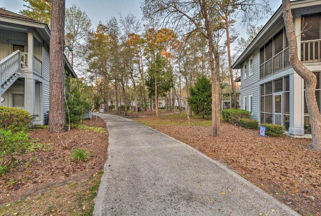 Resort Condo with Porch -1 mi from North Myrtle Beach - image 4
