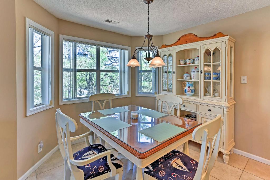 Southport Resort Condo with BalconyPool and Beach Access - main image