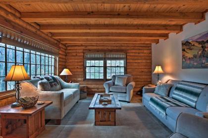 Family-Friendly Massanutten Log Home with Views! - image 15
