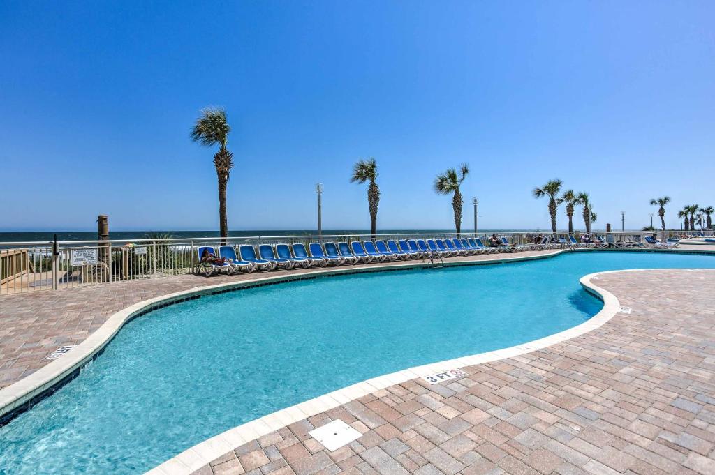 Baywatch Resort Tower 2 Oceanfront Condo with Pools! - image 2