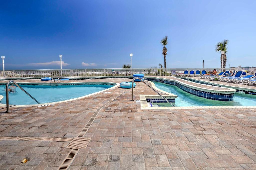 Baywatch Resort Tower 2 Oceanfront Condo with Pools! - image 6