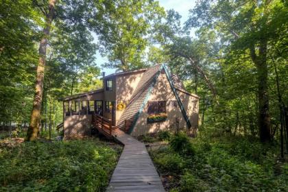 Quiet Lakefront Cottage with Dock and Resort Access! - image 20
